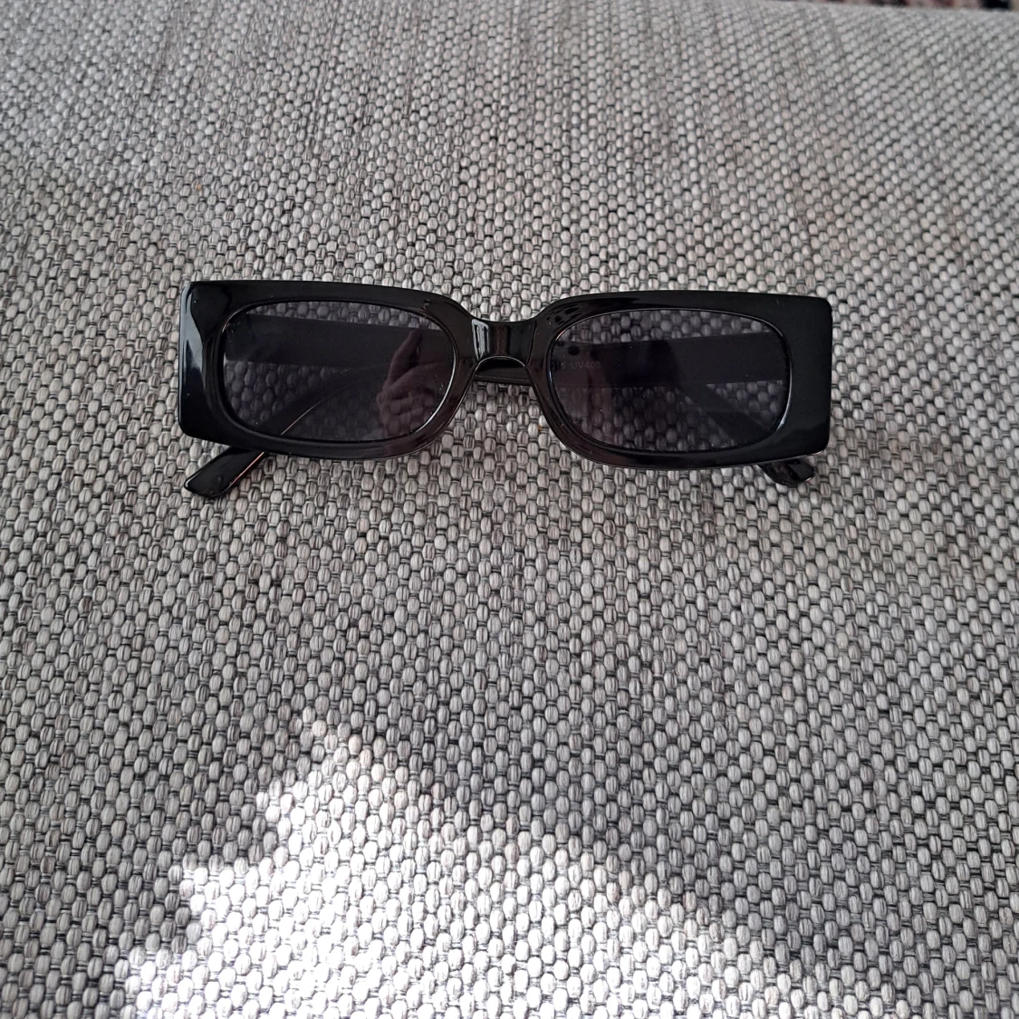 Svarta solglasögon  - 90