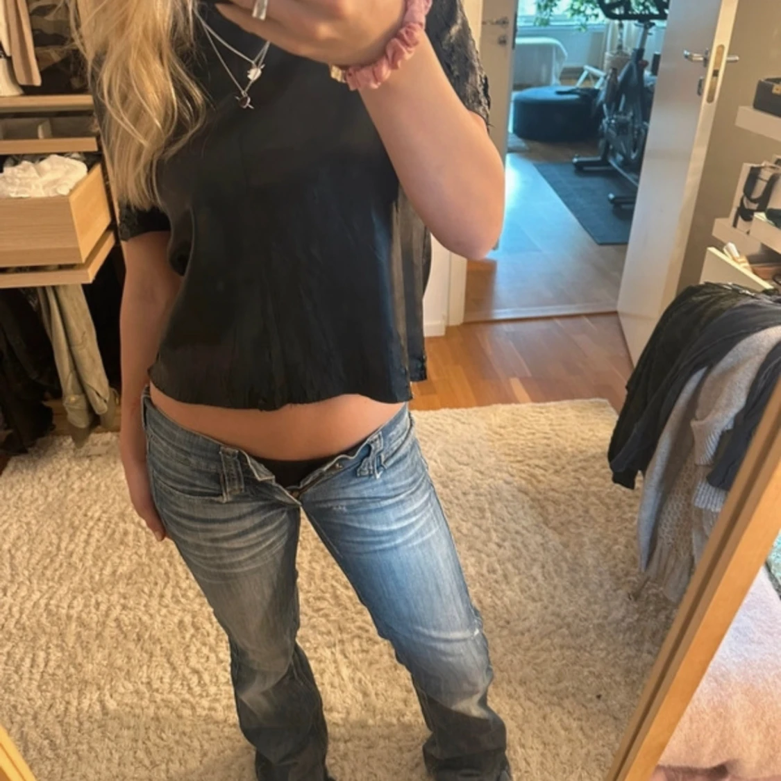 Lågmidjade utsvängda jeans