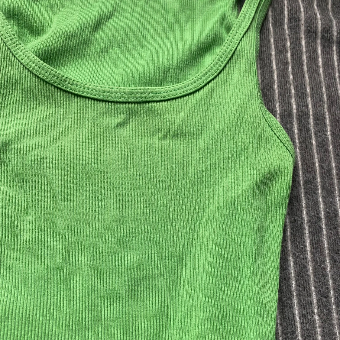 Ribbad klänning/topp - 90