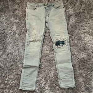 Ksubi byxor - riktigt feta äkta ksubis, säljer då dom var för stora i midjan 
