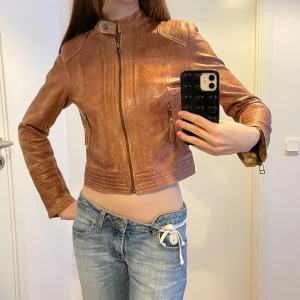 brun läderjacka - Så fin!!! 