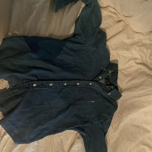 Skjorta från polo ralplauren - En skjorta från polo som används några gånger men skit bra skick, en skjorta som inte säljs och perfekt för sommaren