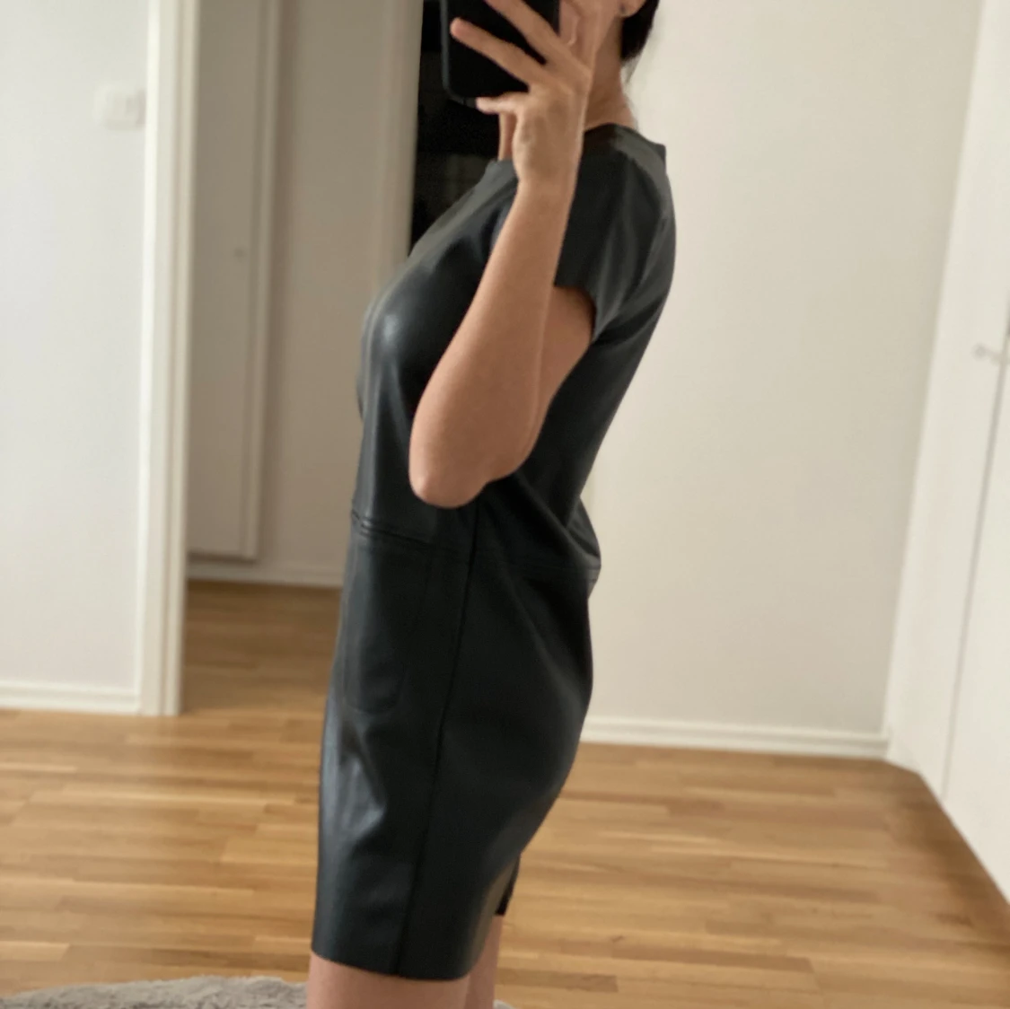 Svart miniklänning  - 91