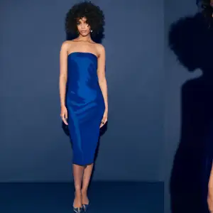 En super fin blå klänning ifrån Gina Tricot som inte säljs längre. Jätte fin i ryggen och är aldrig använd med prislapp kvar.