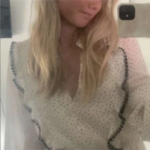 Zara klänning - Denna skitsnygga klänning säljs av min kompis, hon på bilderna. Hon bär xs, men tyvärr kommer den inte till någon användning längre. Hör gärna av er - @lejaanderzon