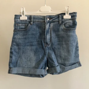 Sommar shorts - Använda en hel sommar, helt ok skick.