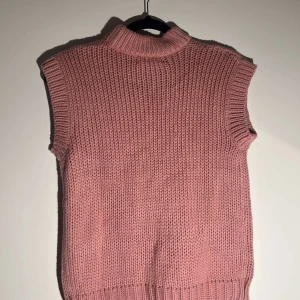 rosa väst 🩷 - - stickat - använd ett antal gånger - mycket bra skick