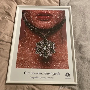 Fotografiska poster + glass, wooden frame - Original price 349 kr + glass and wooden frame 700 kr