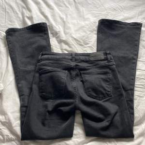 Low boot jeans från lager 157, storlek XS short lenght! Känns som nya, inga bilder på pga för små