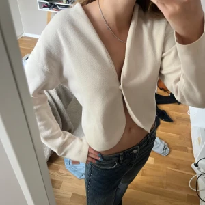 Bolero Filippa k - Så snygg Filippa k bolero kofta i beige-rosa! 💗😁🫰🏾