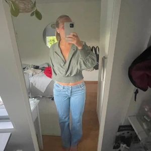 Blus - Grön blus från zara💚 bara använd en gång