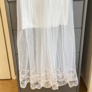 lång mesh kjol - lång mesh kjol. märke oklart. storlek xs/s