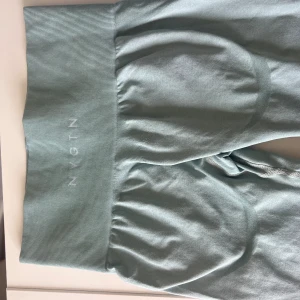 NVGTN tights  - Mintgröna  tights från NVGTN. Fint skick. Strl S 