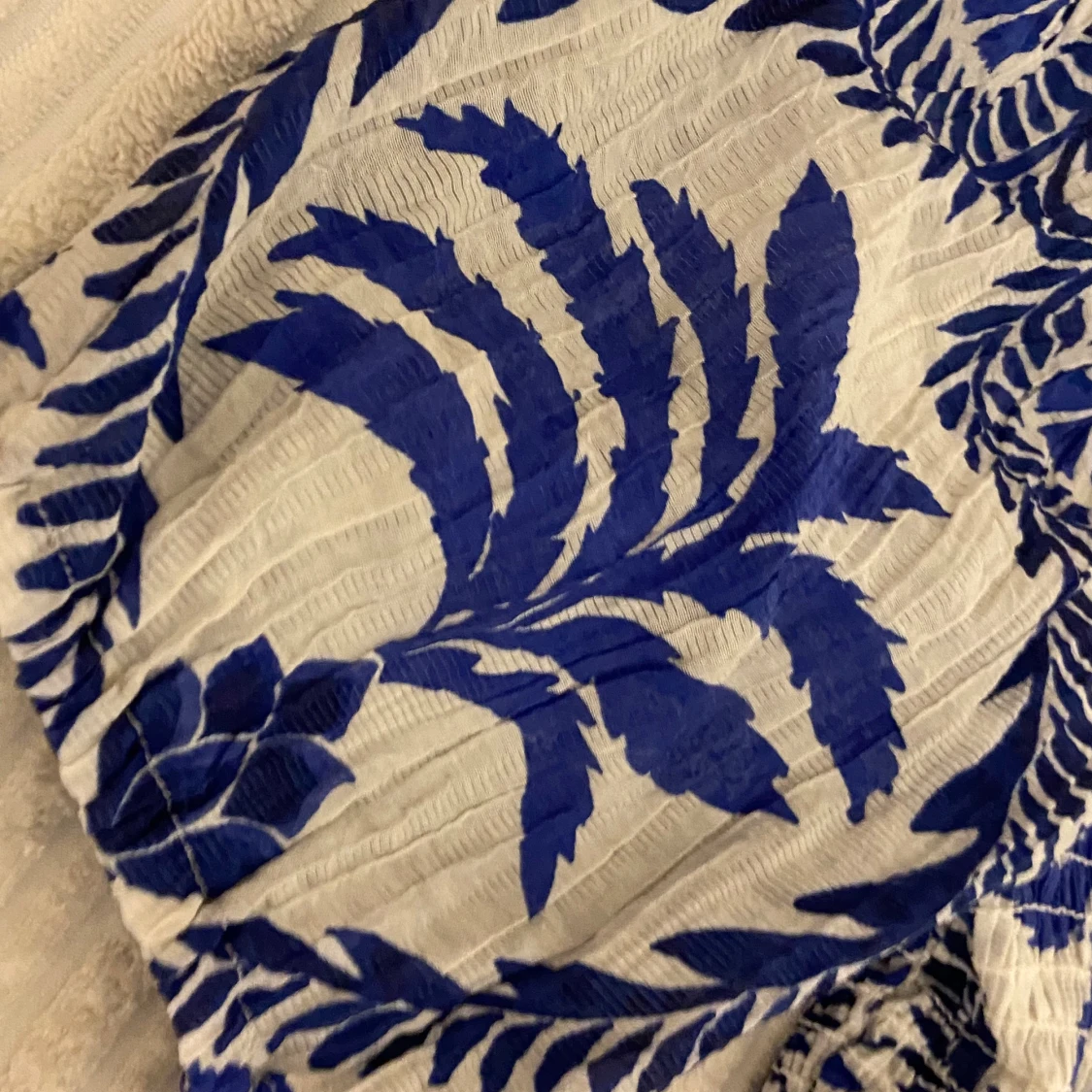 Smockad blus med puffärmar ☀️ - 90