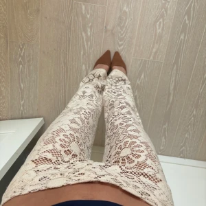 Virkade/ spetsbyxor  - Så sjukt coola virkade/ spetsbyxor😍 jag är 175💕