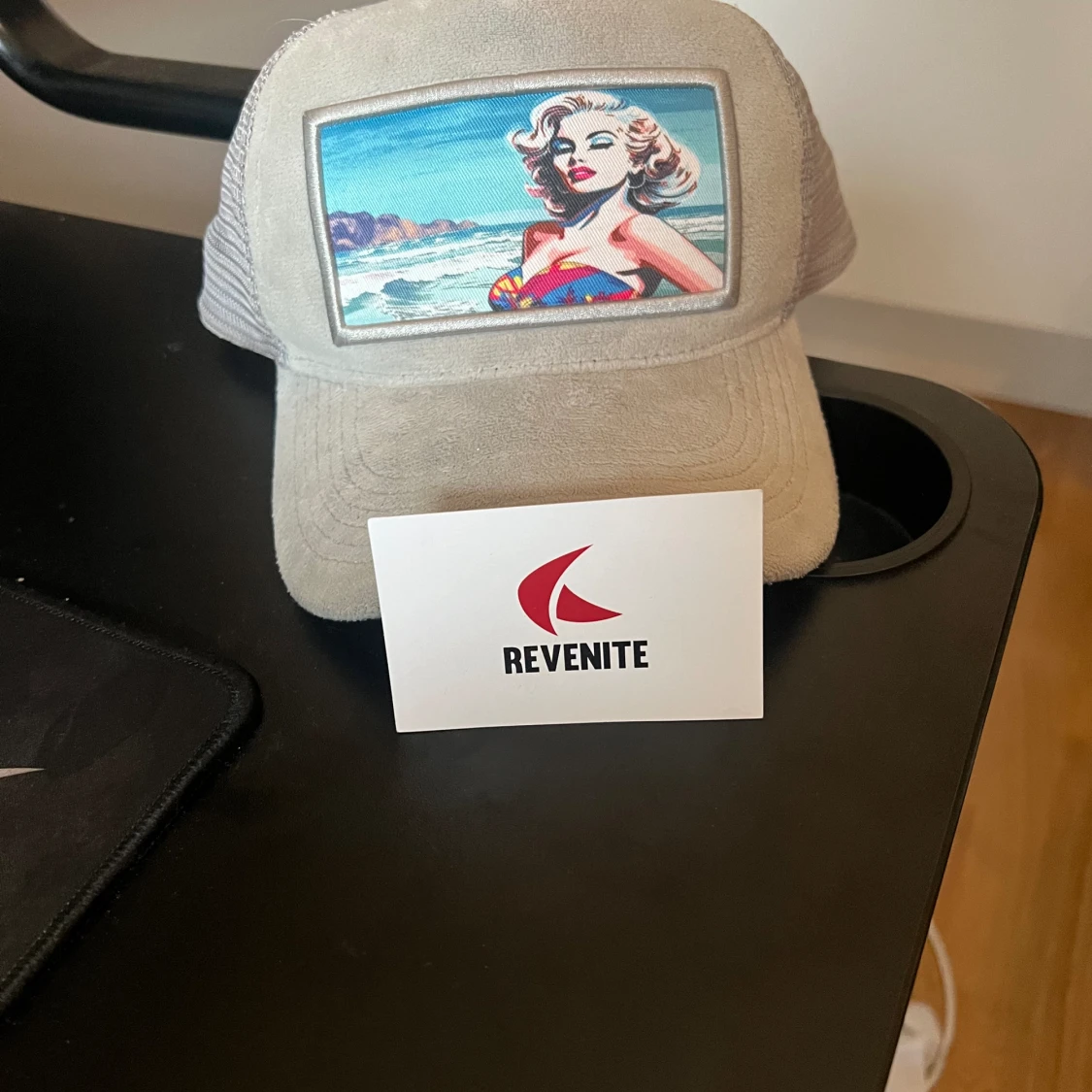 Säljer denna keps från revenite - 90