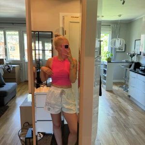 Rosa topp  - Rosa topp från Zara, stl M. Använd 1 gång, nyskick!! 