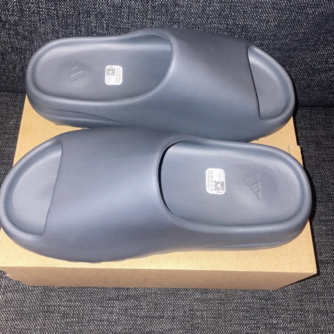 Yeezy slide slate grey - 1