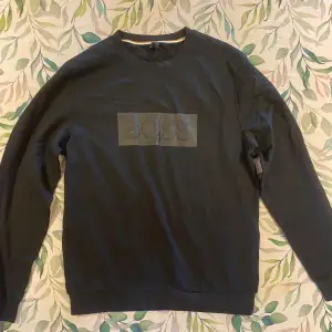 Hugo boss sweatshirt, aldrig använd taggen fortfarande på, nypris 1200