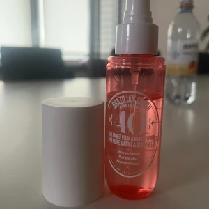 Sol de janeiro 40 - Säljer min sol de janeiro 40 i 90ml, mängd kvar ser ni på bilden 🩷