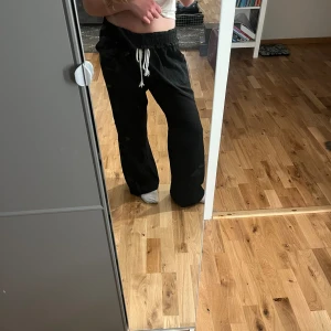 Roxyliknande linnebyxor  - Roxyliknande linnebyxor i jättebra skick!