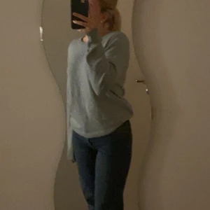 Vila tröja - Säljer nu min fina stickade tröja från Vila. Den är flitigt använd men säljer då jag inte använder den längre! Den har inga fläckar. Hör av dig vid fler bilder och frågor. Köparen står för frakten 💞