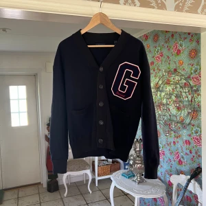 Gant Cardigan  - Sparsamt använd cardigan, ca 5-7 gånger   Passar som en storlek s/m