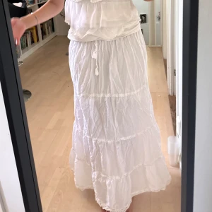 lång vit kjol☁️☁️ - ☁️☁️