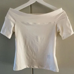 Top - Super söt topp som passar till allt! Endast testad❤️