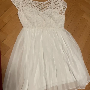 Fin klänning  - Använd två gånger 