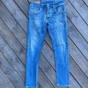 Tja! Säljer ett par dondup jeans | skicket på jeansen är 9/10 | storlek 32 passar även 31 | vid frågor är de bara höra av dig🙌