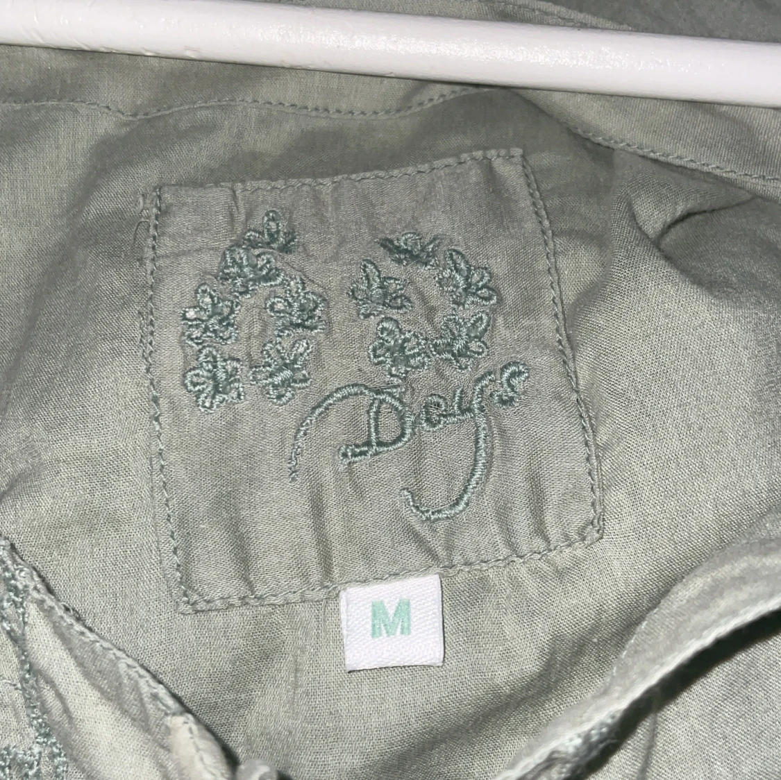 Säljer en grön blus för den kom inte till användning. - 93