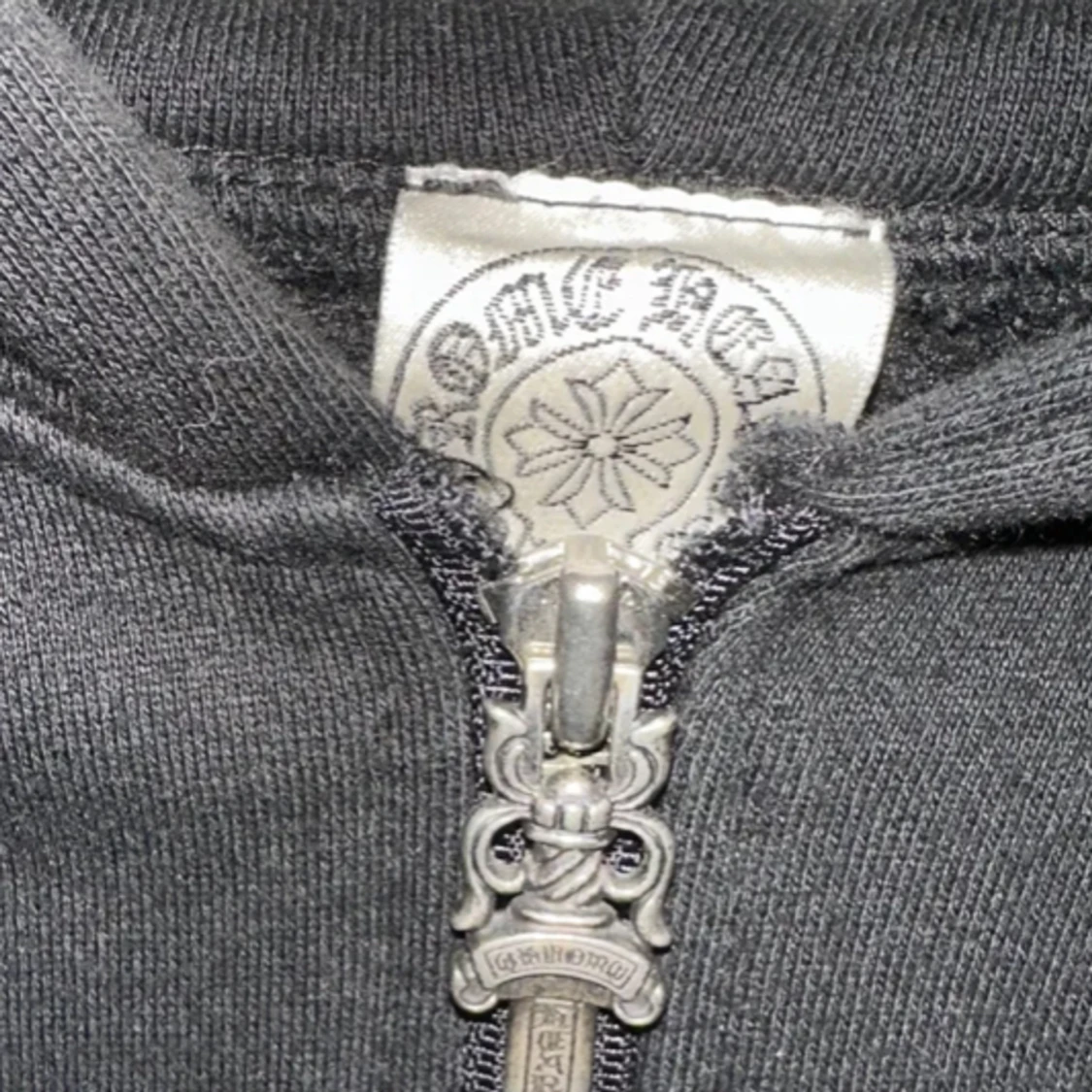 Chrome heart zip - 1