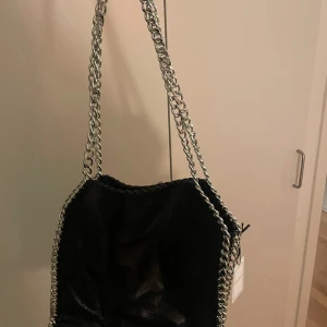 Tiamo - Väska från tiamo, helt oanvänd med lapp kvar!