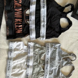 Ck toppar - Calvin Klein toppar storlek S/M 