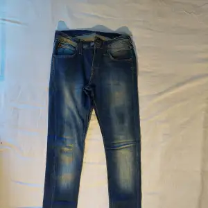 Lee jeans Slim/straight fit 32/32 175cm längd gott skick, knappt använda
