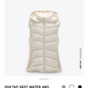 Zara väst - Köpte för 400kr om jag minns rätt använd va 3 gånger o är storlek xs. Den formar kroppen så fint men ej min stil längre 