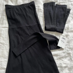 Djerf Avenue  - DJERF AVENUE tube klänning. Använd  2 ggr som ny. En extra arm!!! Storlek XS på allt. Köpt för 1300kr