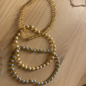 Armband  - Säljer dom här jätte fina armbanden för att dom inte kommer till användning 