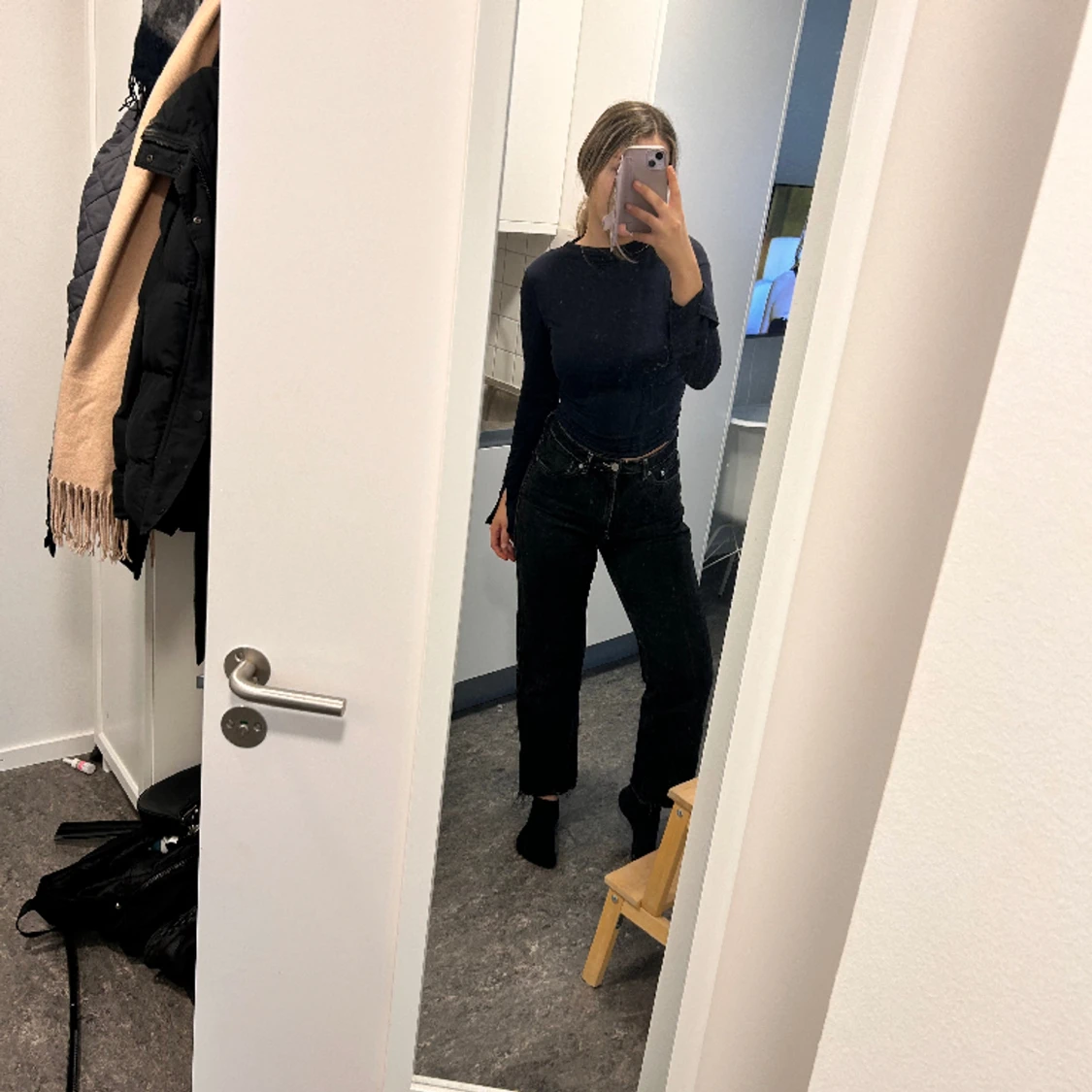 Rowe Weekday jeans med vit kontrastsöm  - 90