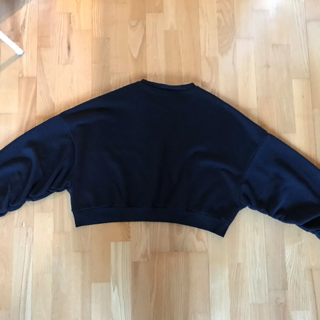 Svart tröja  - 90