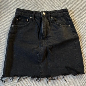 Jeanskjol  - Jeanskjol från lager 157 i storlek 34💗