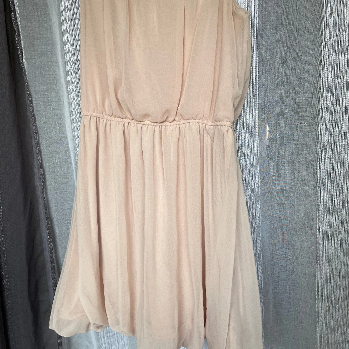 Klänning i storlek L - 90