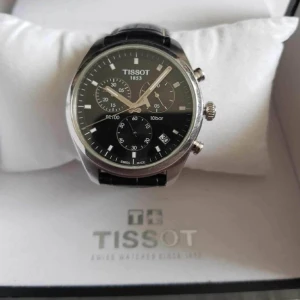 Tissot klocka  - Hej fick som present en Tissot klocka helt ny Ny pris 4200kr Mitt pris 1500kr eller bud 
