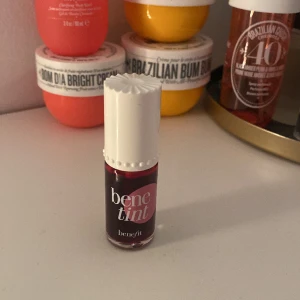 Benefit benetint - Ett tinted blush ifrån Benefit❤️ helt oanvänt!! Nypriset runt 260kr🥰 