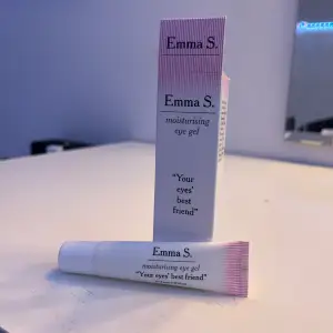 Säljer Emma.S Moisturising Eye Gel 15ml som är en kylande Eye gel som ja säljer pga att jag redan har en💘 Aldrig använd, nypris 200kr