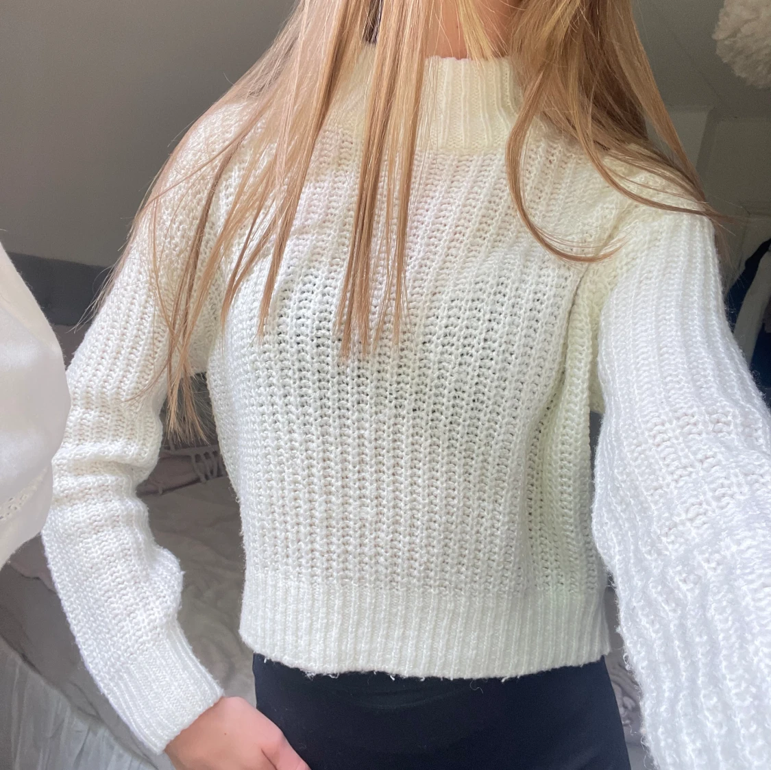 Vit stickad tröja🌸