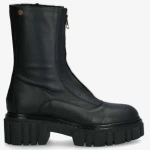 Känga Novita - Säljer min känga från Novita som är i skinn och sulan gummi. Skafthöjden är 20 cm, tillverkad i Italien. Nypris 2200kr  Väldigt bra skick! 💖