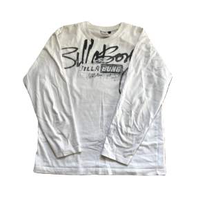 fet billabong longsleeve for all your skate y2k older brother core needs,  står att den e strl L men sitter som M,  (axelbredd: 50cm, längd: 60cm)