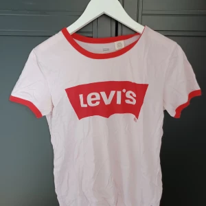 Levis tröja - Fin retro Levis tröja. Inga fläckar.